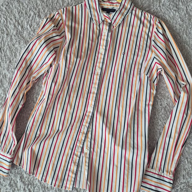 타미힐피거 스트라이프 패턴 셔츠