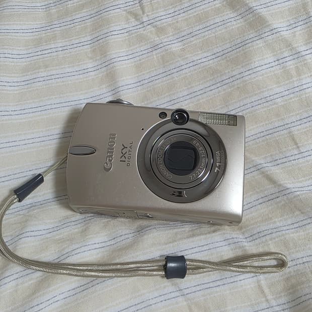 캐논 익시 IXY 700 (익서스 IXUS 750)