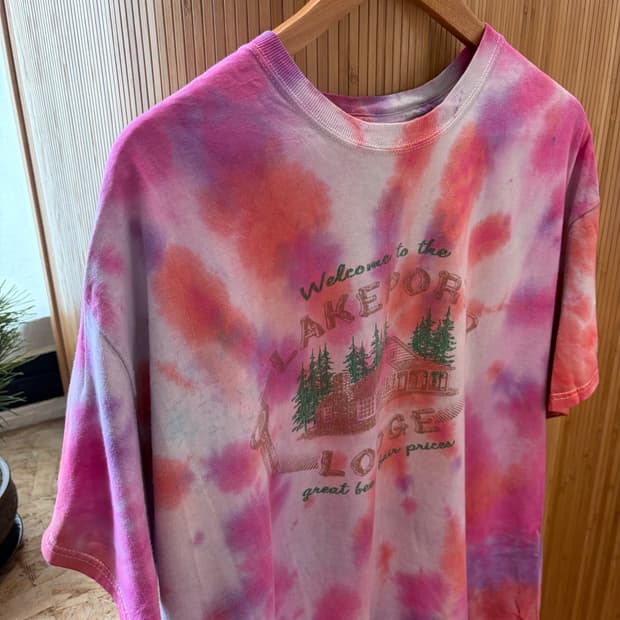 90s Hanes Print Tshirt