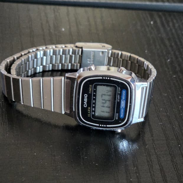 카시오 실버 메탈 손목시계
