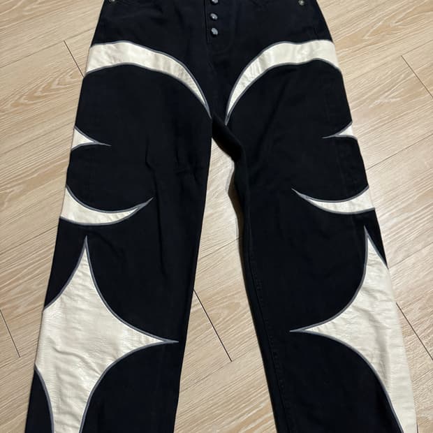 떠그클럽 레더팬츠 검흰 1사이즈