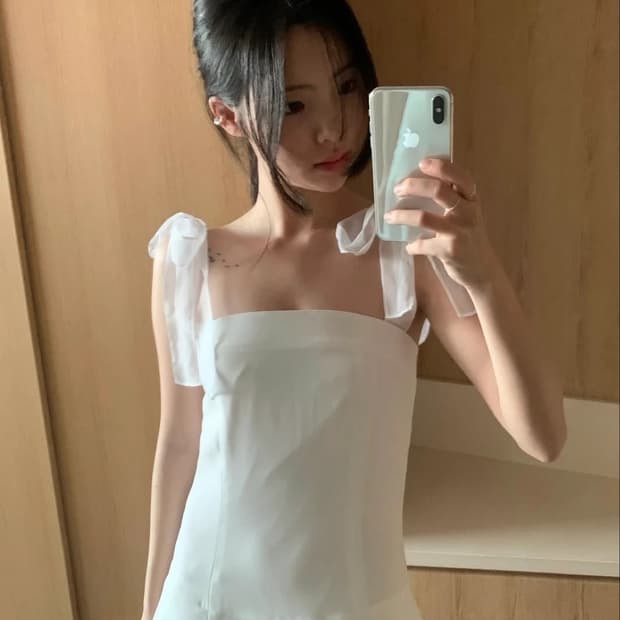 4119 Lea 르에 새상품 화이트 리본 스트랩 원피스