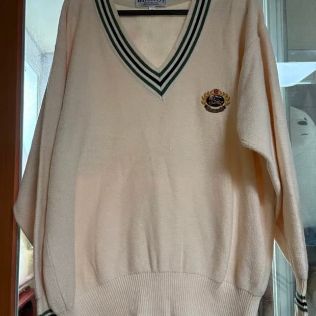 버버리 니트 판매합니다