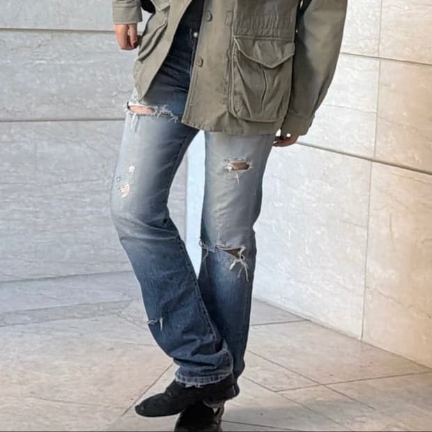 Levi’s 505 distressed jeans