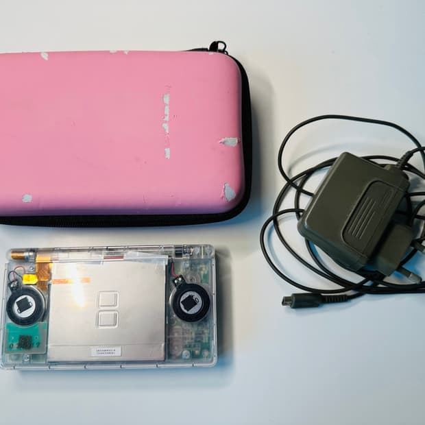 닌텐도 DSL 클리어 하우징 한글 정발판 + 정품 충전기 판매(게임보이)