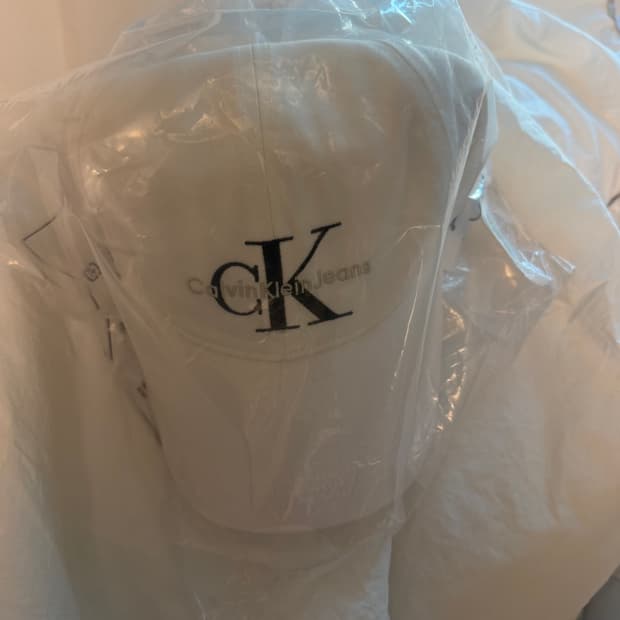 새상품 캘빈클라인 화이트 볼캡 CK