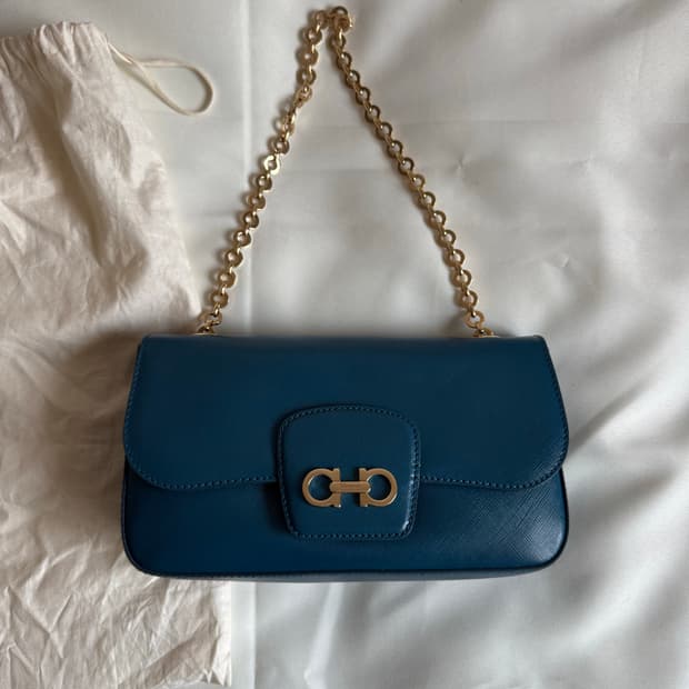 페라가모 간치니 로리 숄더백