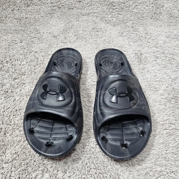 언더아머 블랙 슬라이드 샌들 255-260 새제품급