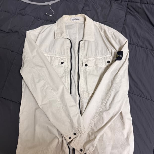 스톤 아일랜드 올드이펙트 오버셔츠 라이트 그레이