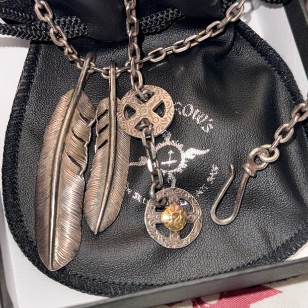 퍼스트 애로우즈 페더 메디슨휠 실버 목걸이 first arrows