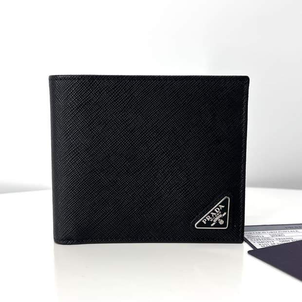 프라다 삼각로고 사피아노 반지갑 블랙