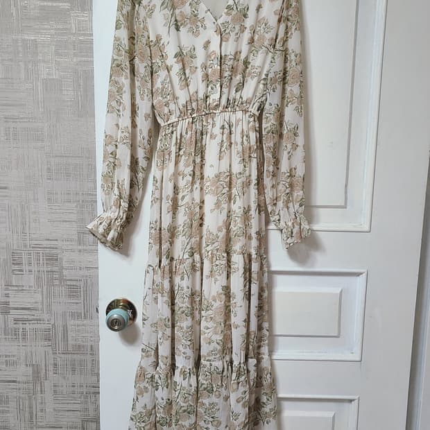 베이지색 플라워원피스