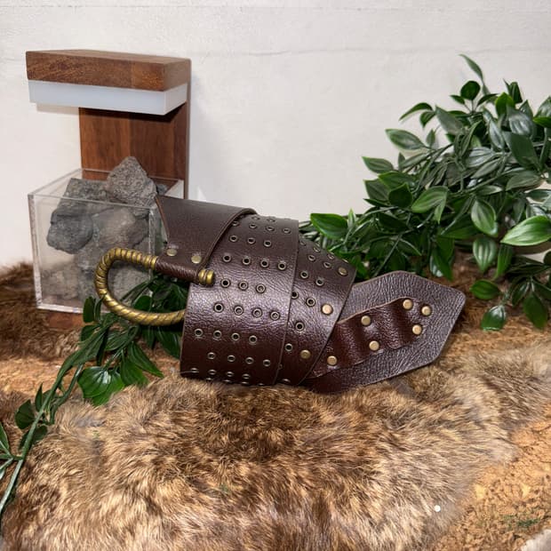 Dark brown bold stud punching hook belt