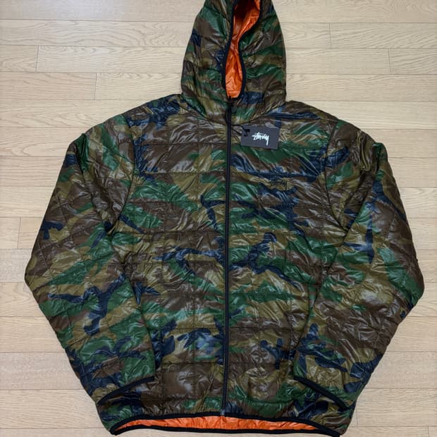 스투시 카모 리버시블 패딩