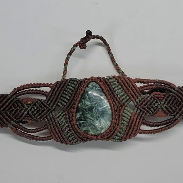 세라피나이트 원석 마크라메 팔찌 그린 화이트 그레이