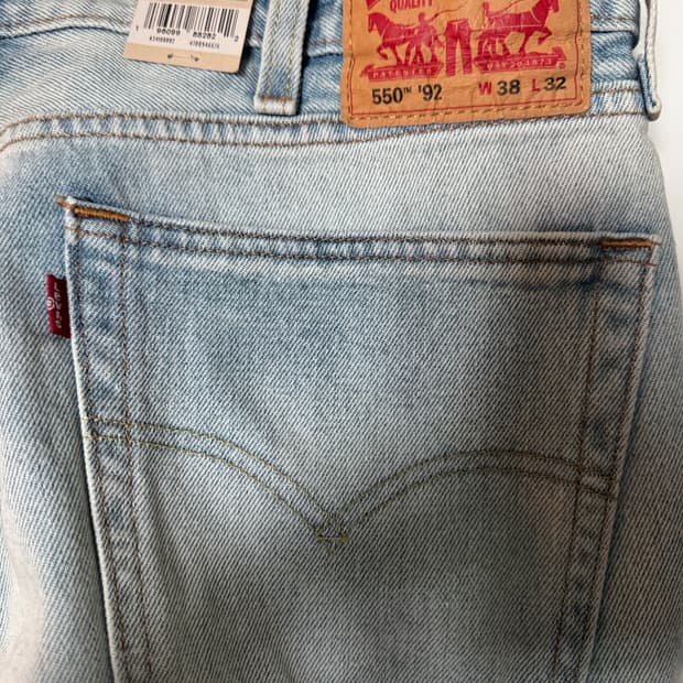 리바이스 페인팅 연청 데님팬츠 550 38사이즈 새제품