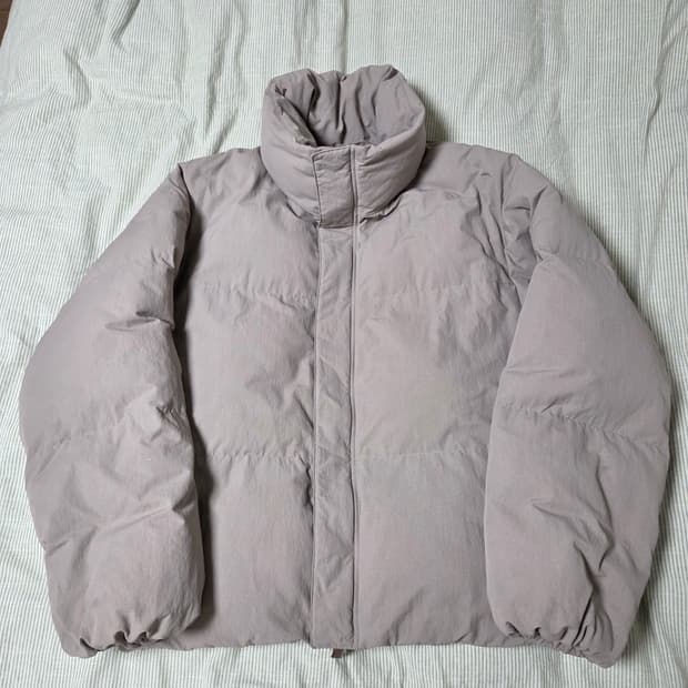 유니클로U 패디드볼륨재킷 M 내추럴 / 패딩 100 베이지 파카 르메르