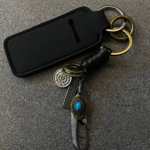 깃털 립밤 케이스 키링 (네오프렌)