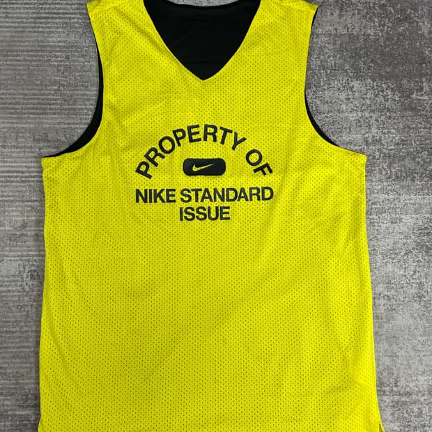 Nike STANDARD ISSUE
