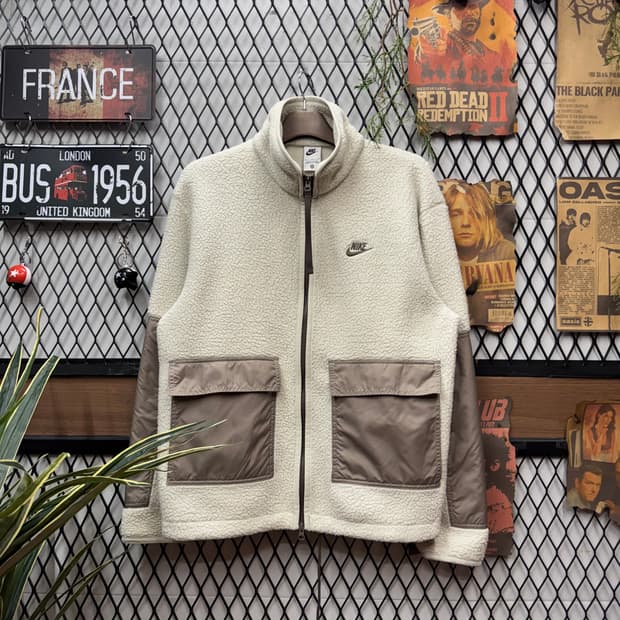 나이키 뽀글이 플리스 자켓 전면 투포켓 포인트 아이보리