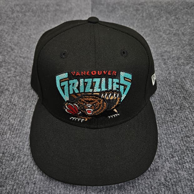 뉴에라 밴쿠버 그리즐리스 모자(급처)