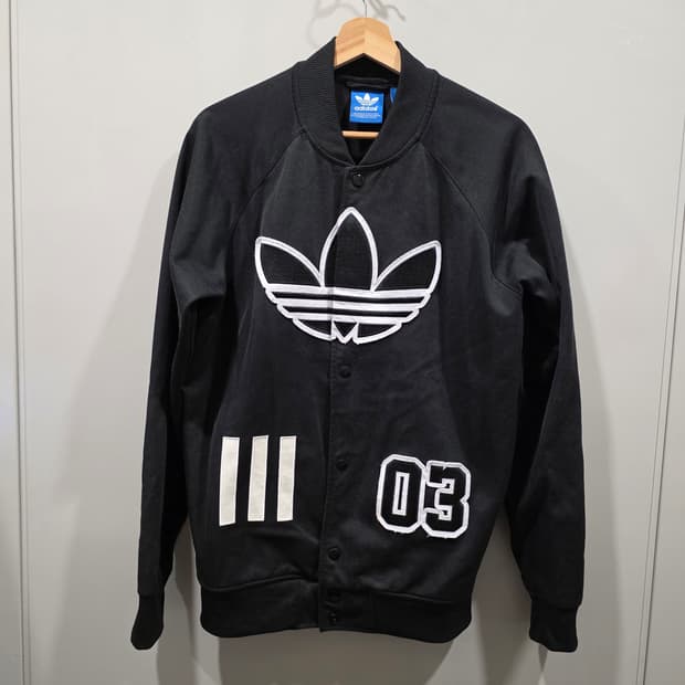 아디다스 바시티 트랙탑