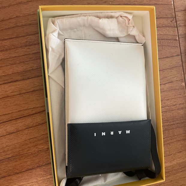 마르니 marni 미니가방 폰홀더
