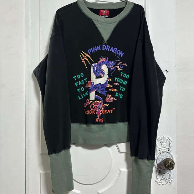 크림소다 핑크드래곤 맨투맨