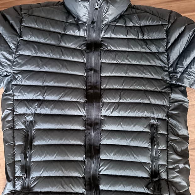 스톤아일랜드 룸우븐 블랙 경량패딩s