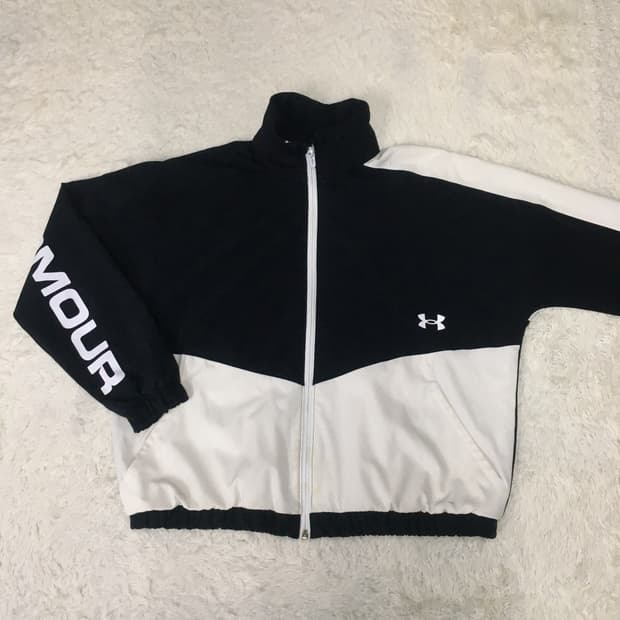 언더아머 여성 바람막이자켓 DD08