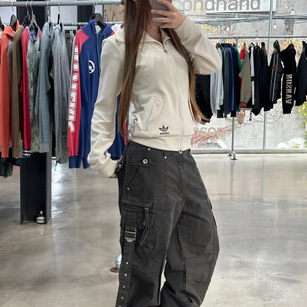 아디다스 크림초코 파이어버드 자수로고 하이넥 져지