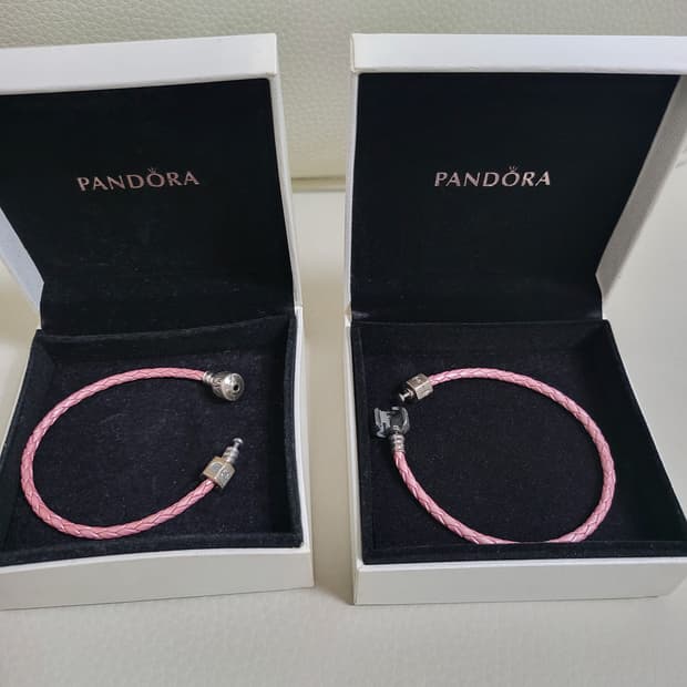 판도라 가죽 팔찌 두개 일괄 