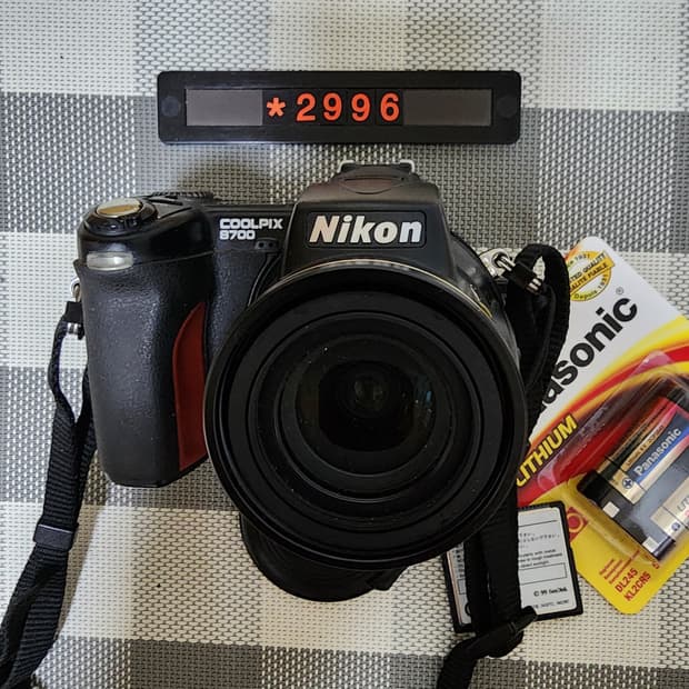 니콘 쿨픽스 8700 디지털카메라