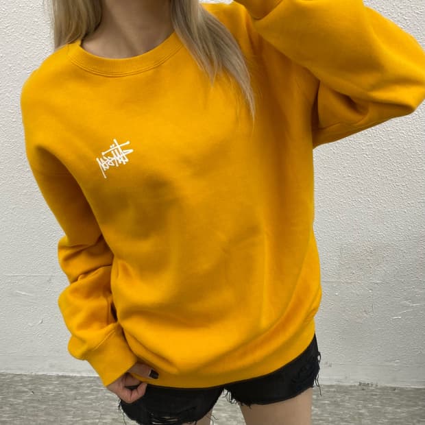 스투시 딥옐로우 백로고 맨투맨 XL