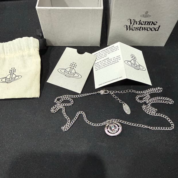 비비안 웨스트우드 orb 목걸이