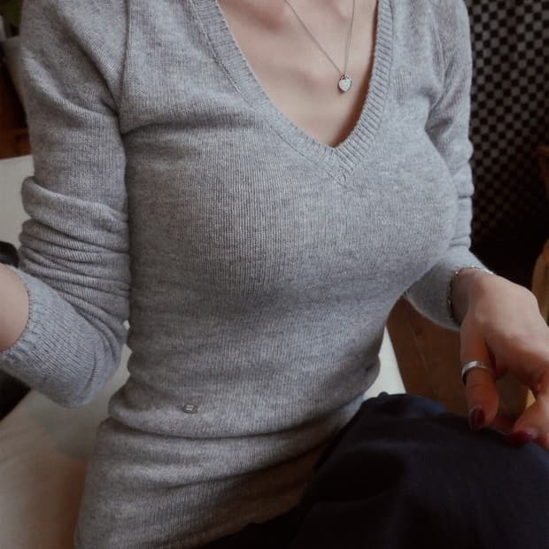 페일제이드 딥 브이넥 울 니트 멜란지 그레이