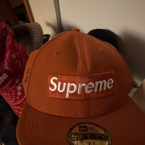 슈프림 MLB 스냅백 판매합니다