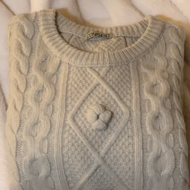 코이세이오 폼폼 니트