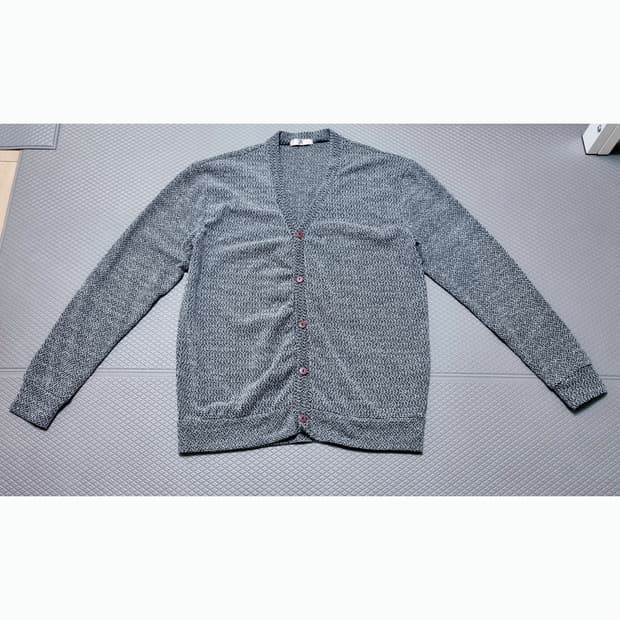 브이넥 니트 가디건