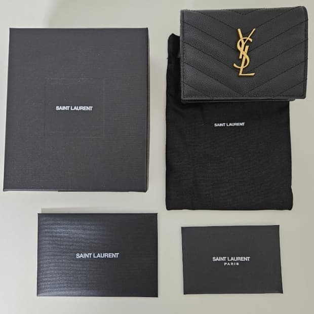 [SS]생로랑 모노그램 금장 반지갑 블랙