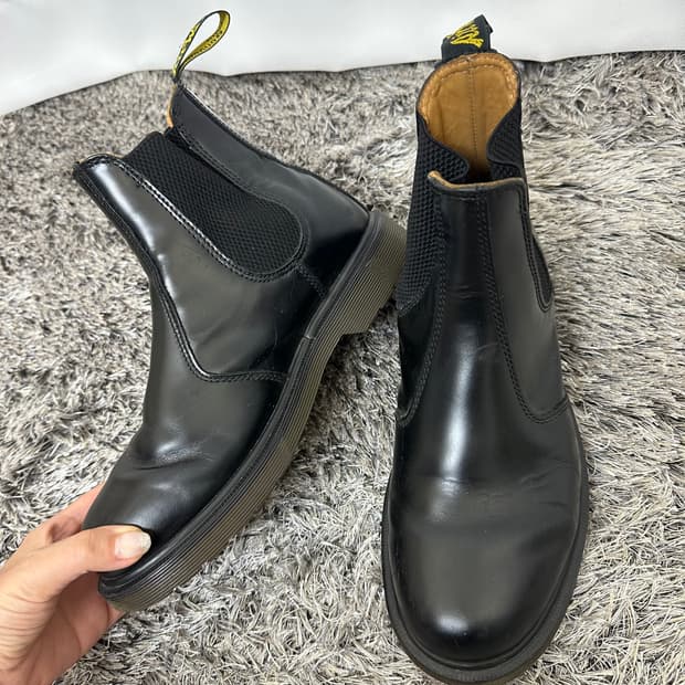   닥터마틴 남자 워커 부츠 검정 250 (UK 6)