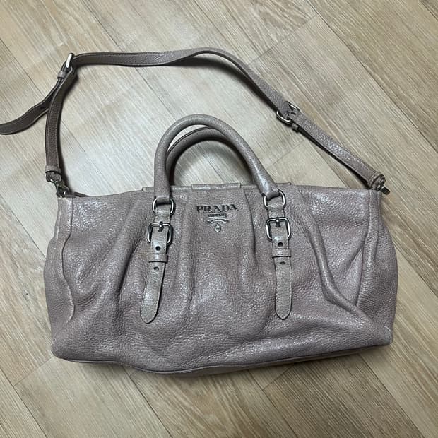 프라다(prada) 연보라 숄더백 