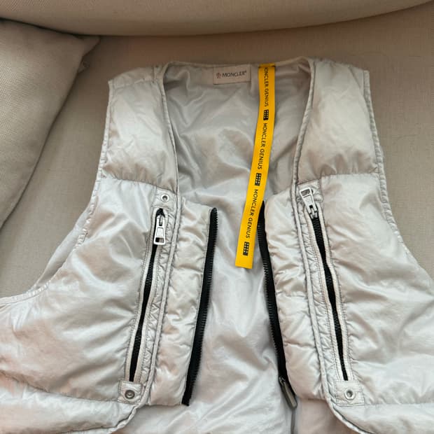 몽클레어 알릭스 1017 9SM 나일론 길렛 다운