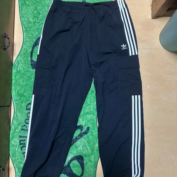 아디다스 카고바지