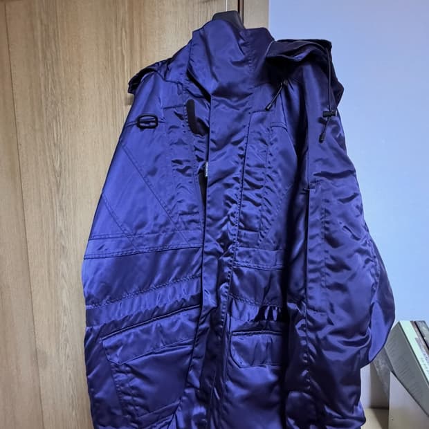 발렌시아가 퍼플 후드 점퍼