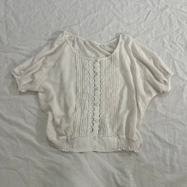 모리걸 하구미 레이스 시스루 퍼프 반팔 블라우스 아이보리