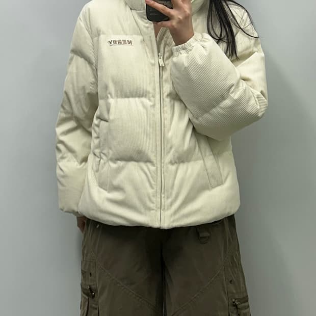 널디 백로고 아이보리 덕다운 코듀로이 패딩