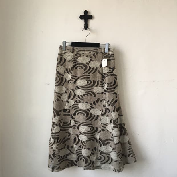 Pattern point midi skirt