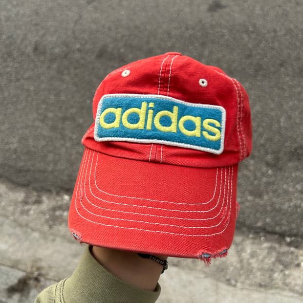 00‘s Adidas cap