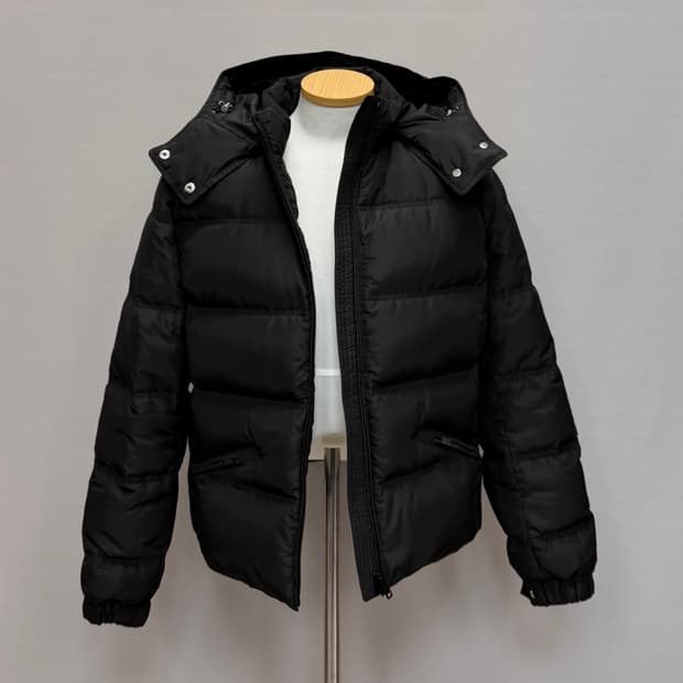 프라다 삼각로고 여성 구스다운 후드 패딩 (77) 